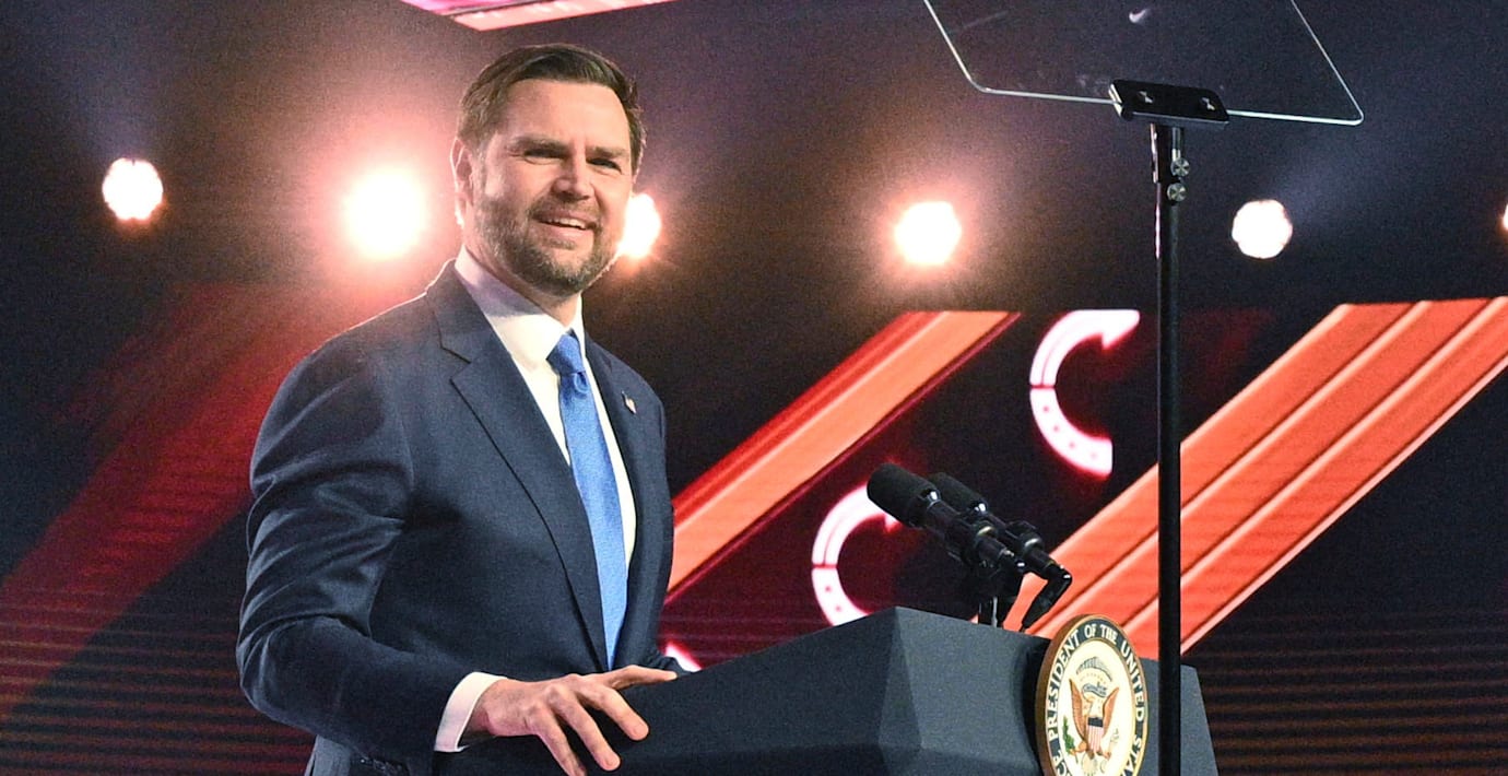 JD Vance om pajkastningen: ”Är renlärighetstester”