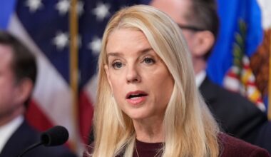 Hot om rättsliga åtgärder mot USA:s justitieminister