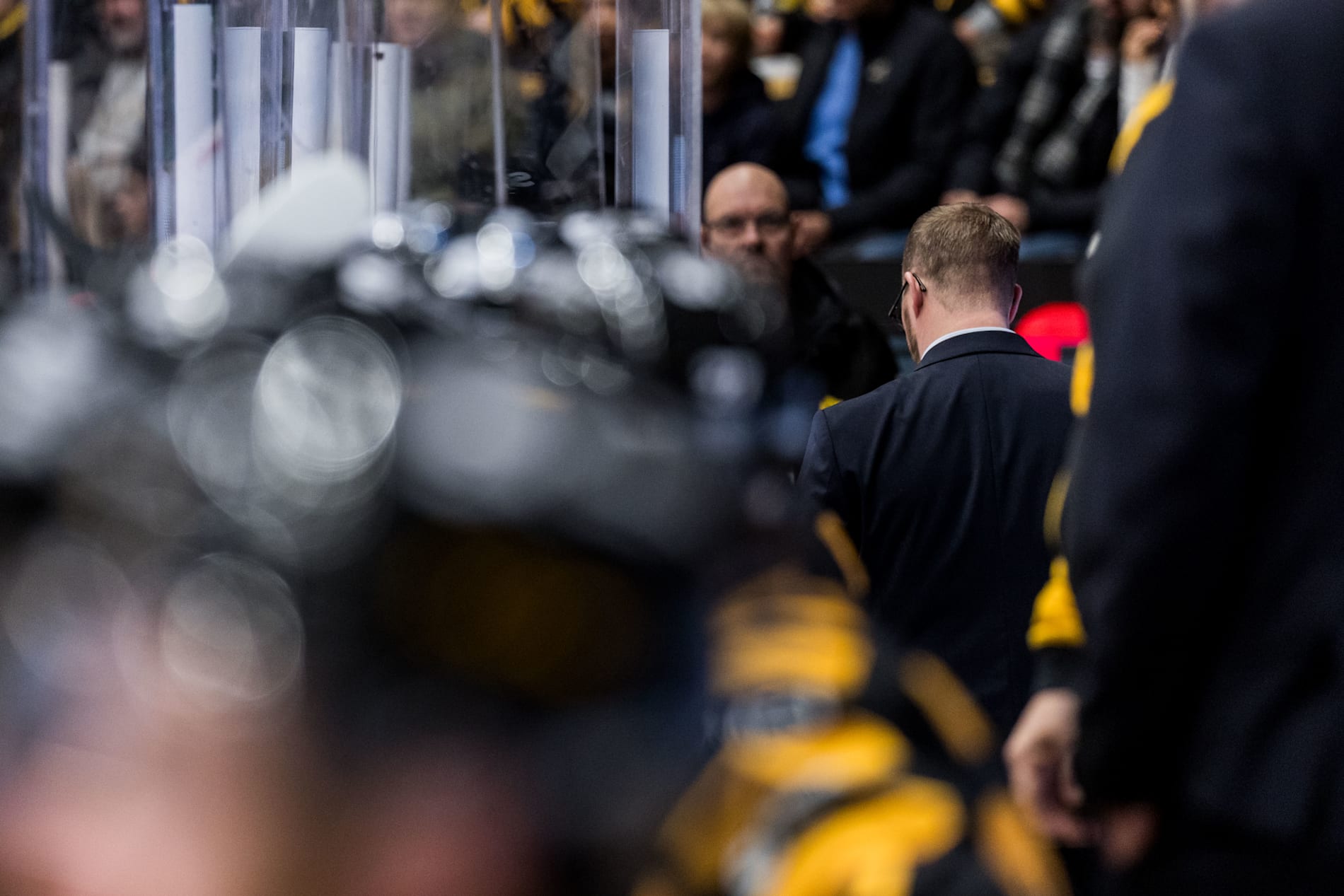 Andreas Falk lämnar