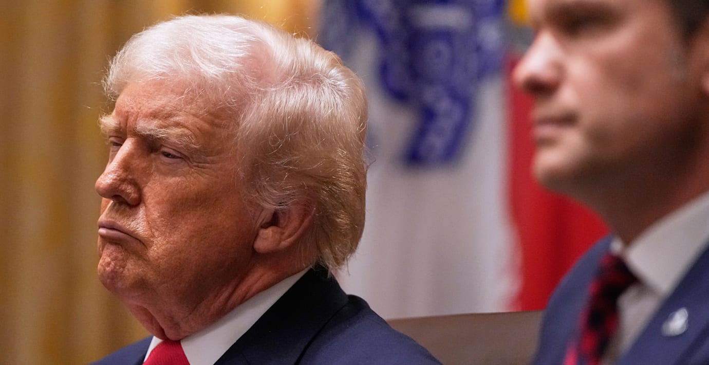 Trump öppnar för att släppa video från båtattacken