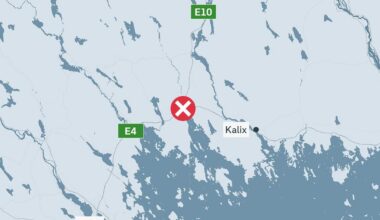 Stopp på E4 vid Töre – lastbilar blockerar vägen