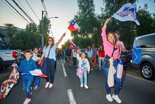 Anhängare till Kast firade när det stod klart att han står som segrare i presidentvalet.