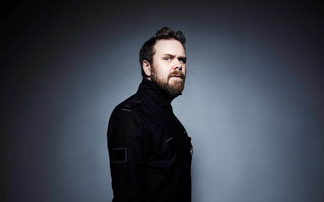 ”En jättefin sak” säger Emil Svanängen om tillfället att få tala om sina låttexter.