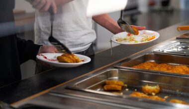 ”Många barn kan inte äta sig mätta hemma”