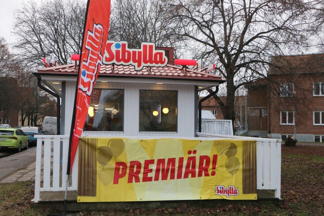 Innan öppning var det nästintill fullt inne på nya Maggies.