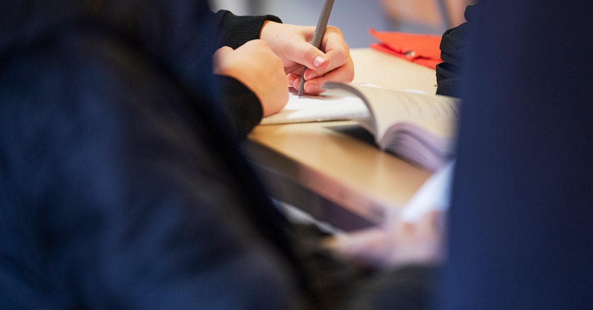 HD sänker straff för elev som misshandlade lärare i Stockholm