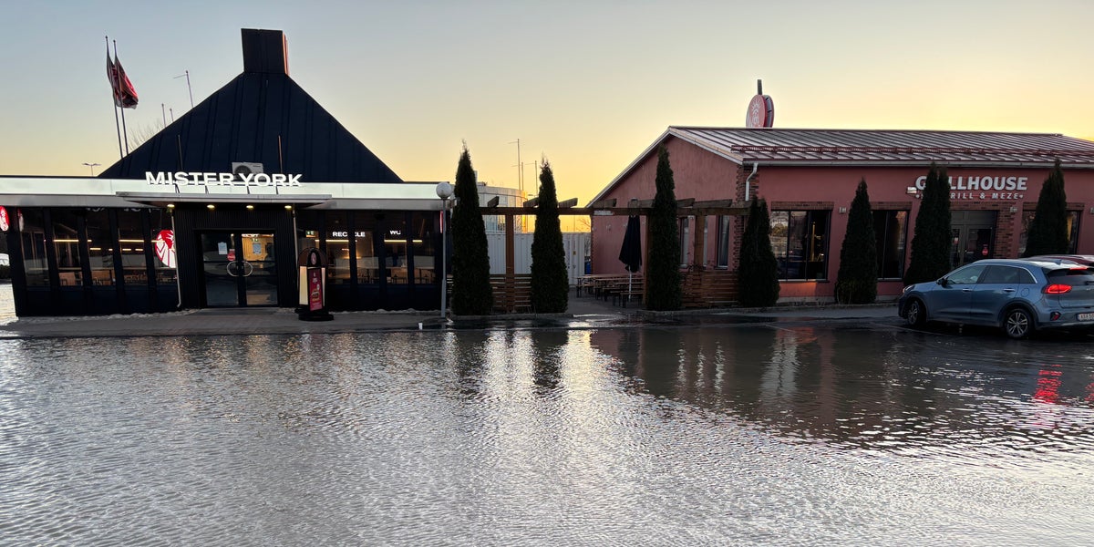Vattenläcka vid bensinmack i Uppsala