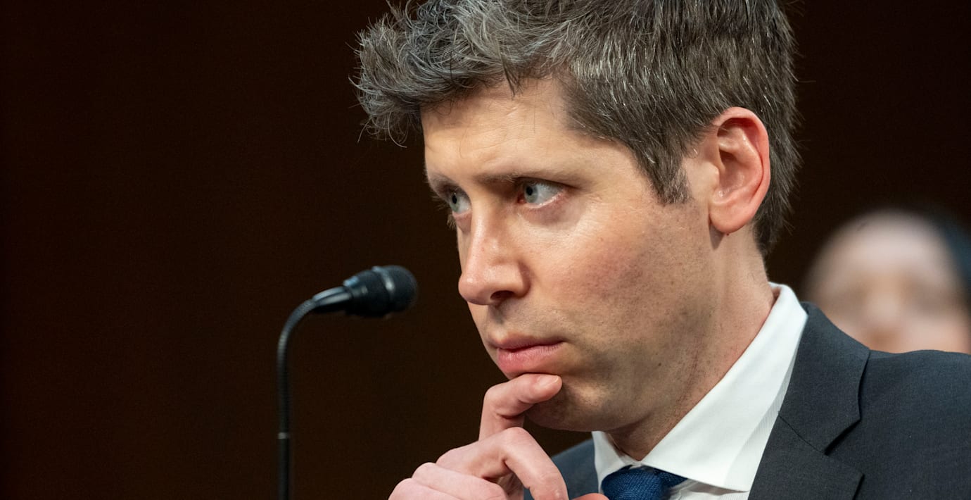 Google knappar in – Altman utlyser ”kod röd”