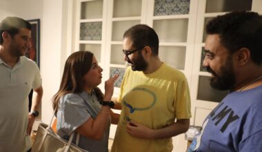 Utvisa aktivisten för hans tweets