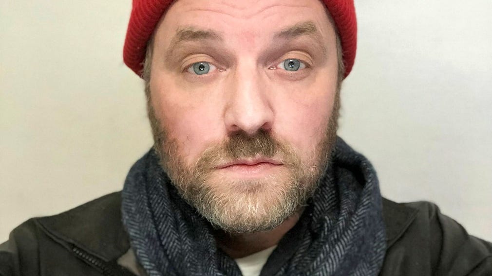 Regissören Måns Nyman började göra musikvideor så fort han plockade upp en kamera, och har samarbetat med svenska storheter som Veronica Maggio, Timbuktu och Zara Larsson. För honom var MTV ett slags tillflyktsort.