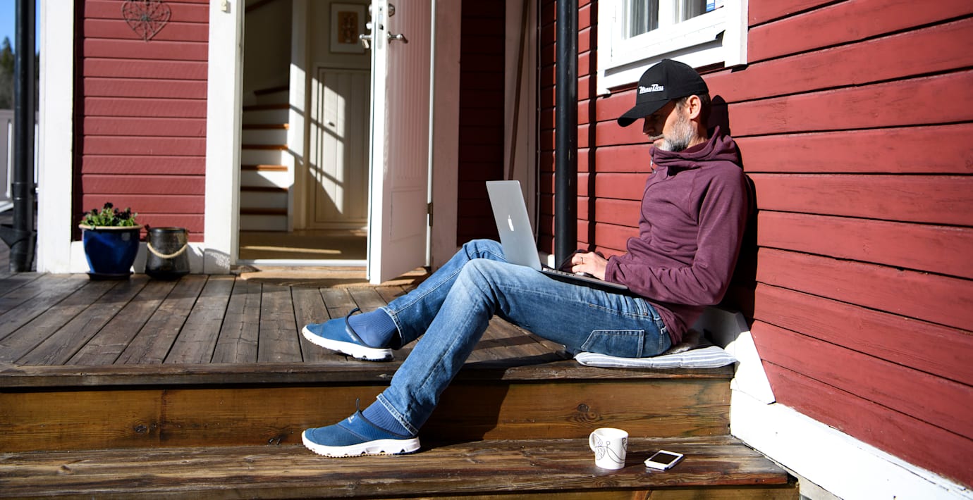 Friheten blev en fälla: ”Framför datorn dygnet runt”