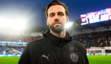 240409 Helsingborgs sportchef Mikael Dahlberg under fotbollsmatchen i Superettan mellan Helsingborg och Brage den 9 april 2024 i Helsingborg.