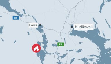 Storbrand i Forsa – fyra byggnader har brunnit ned