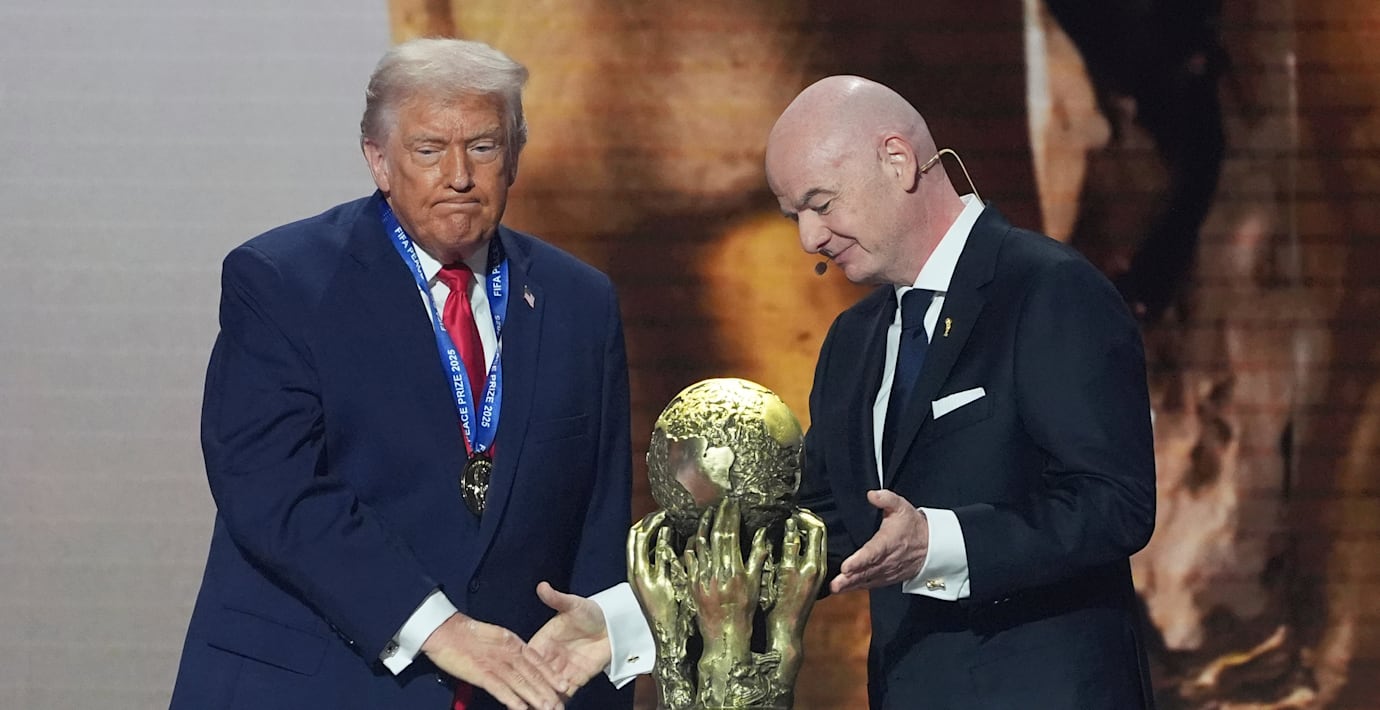Infantino anmäls efter smickret av Trump