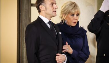 Brigitte Macron stäms av över 300 kvinnor