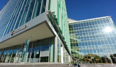 Terrorhyllande författare stoppas efter avslöjande