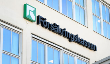 Tiotal bajsattacker mot Försäkringskassan