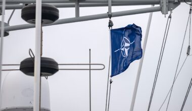 Nato överväger att bli mer aggressivt mot Ryssland