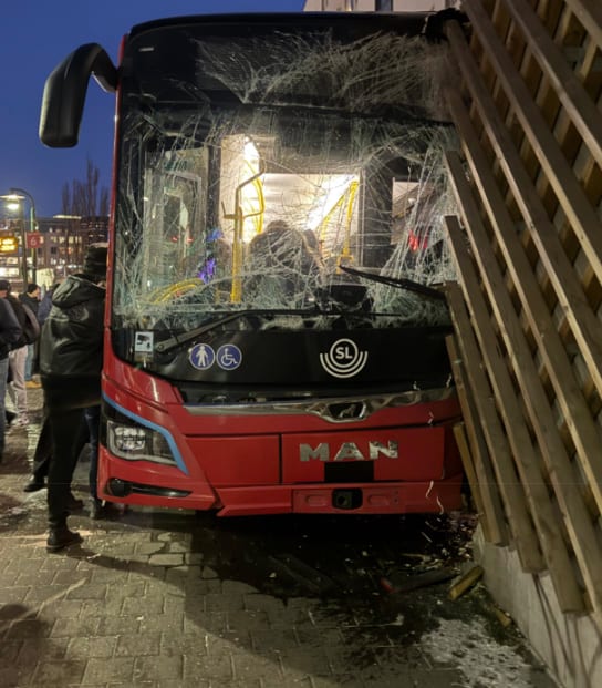 Flera ska ha skadats, enligt polisen.