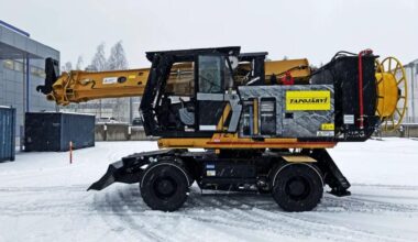 En ursprungligen dieseldriven maskin byggdes om till eldrift och autonom navigering med lösningen från Tammerfors universitet och Tapojärvi. Foto: Jussi Aaltonen, Tammerfors universitet.