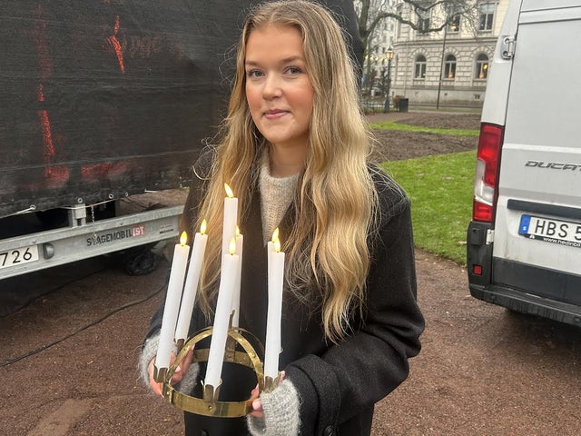 Förra årets lucia i Jönköping, Alice Göthberg, i väntan på att kröna sin efterträdare.