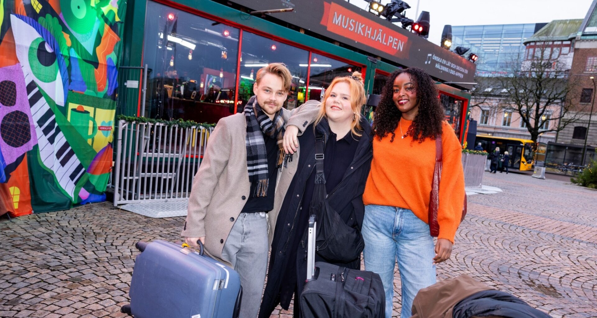Programledarna checkar in i buren – snart startar Musikhjälpen 2025 - Pressinformation