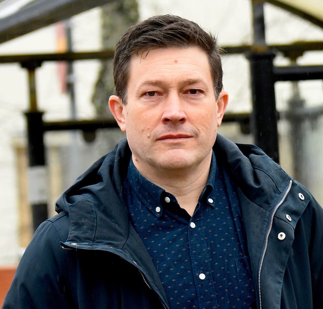 Regionråd Jimmy Ekström (L) vill få utrett vad sjukvårdsdirektör Agneta Ståhl känt till kring barnhjärtläkaren, och när.