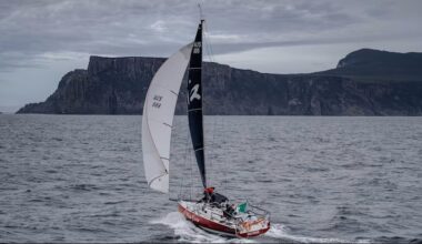 Historisk vändning i 80th Rolex Sydney Hobart Yacht Race när Min River skriver seglingshistoria