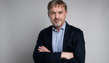 Tio år efter flyktingkrisen – vad har vi lärt oss sedan dess? En intervju med Joakim Palme.