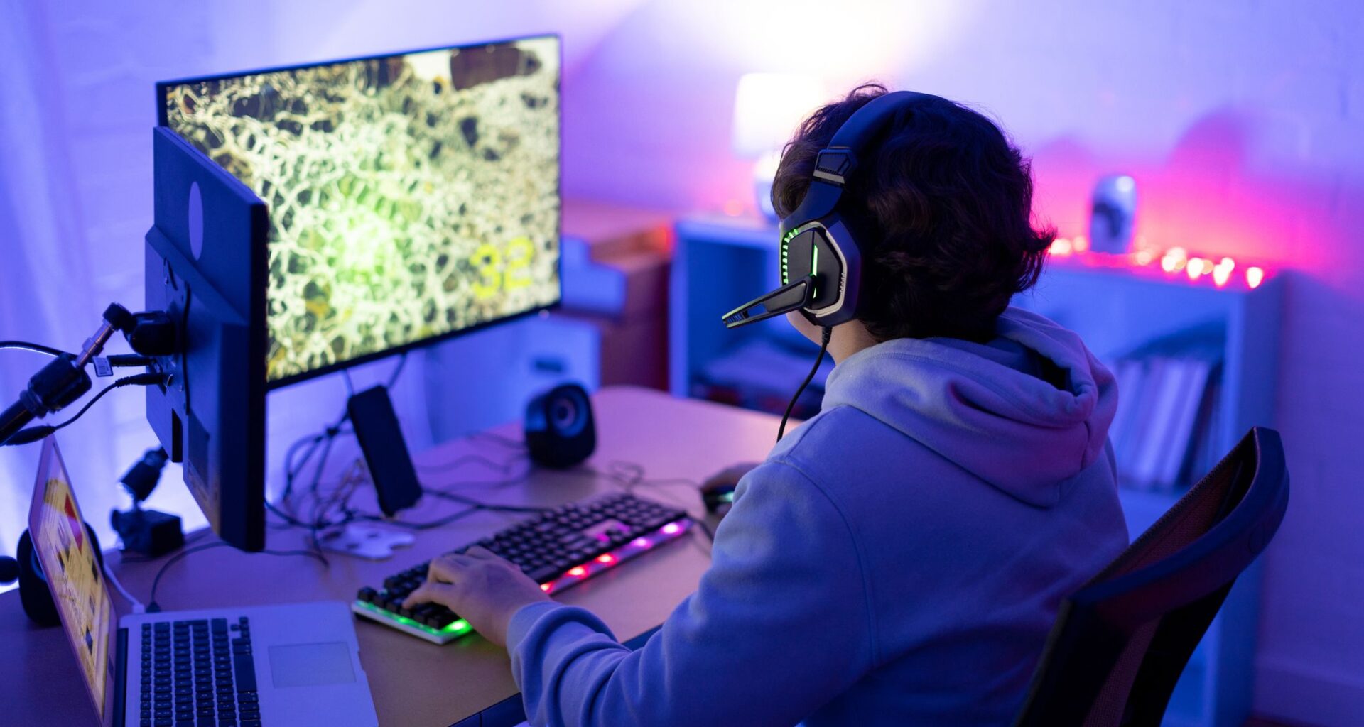 Julklappstips till gamers: allt som behövs för den ultimata gaminghörnan