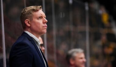 HV förändrar rollerna i båset