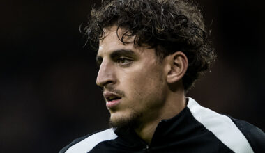 250915 AIKs Taha Ayari inför fotbollsmatchen i Allsvenskan mellan AIK och Brommapojkarna den 15 september 2025 i Stockholm.