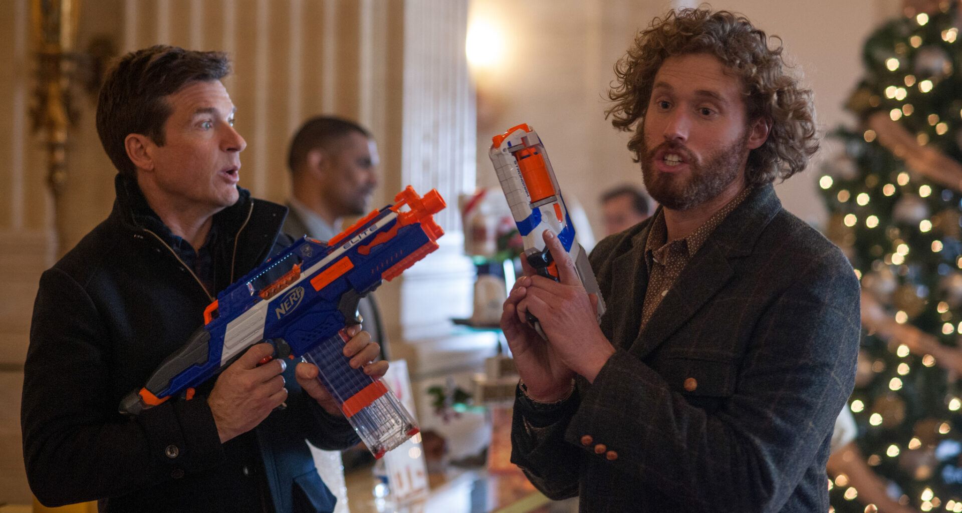 Jason Bateman och T.J. Miller.