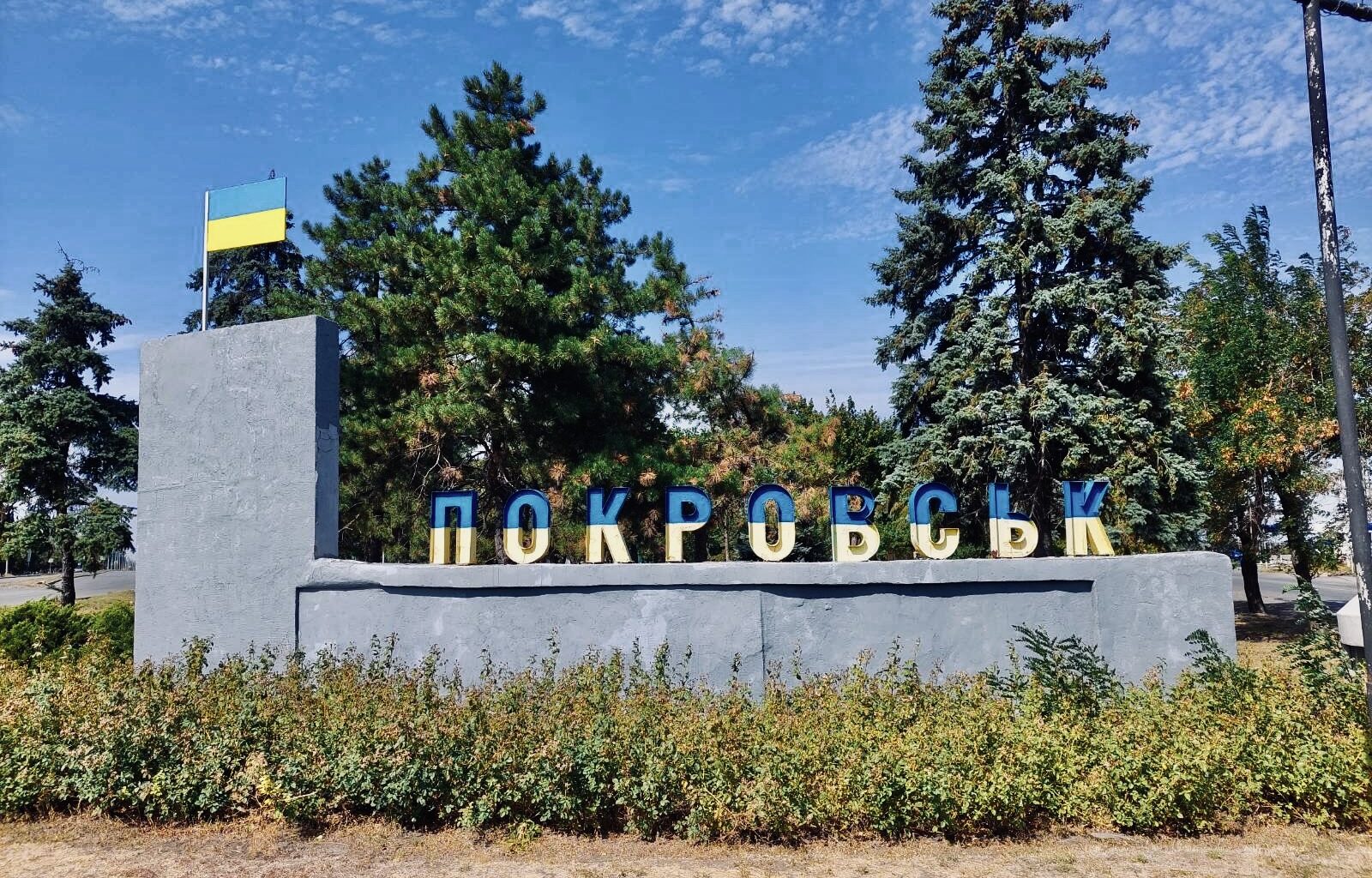 Ryssar avrättade två krigsfångar i Pokrovsk – brigadchefer sparkade för förlusten av Siversk – rysk flygbas bombad – Cornucopia?