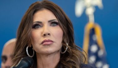 Intern kritik i Vita huset efter Kristi Noems utspel