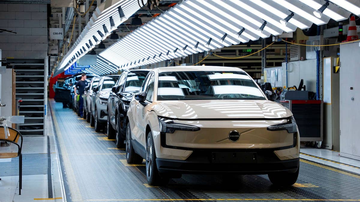 Volvo Cars försäljning ökade i december - DI