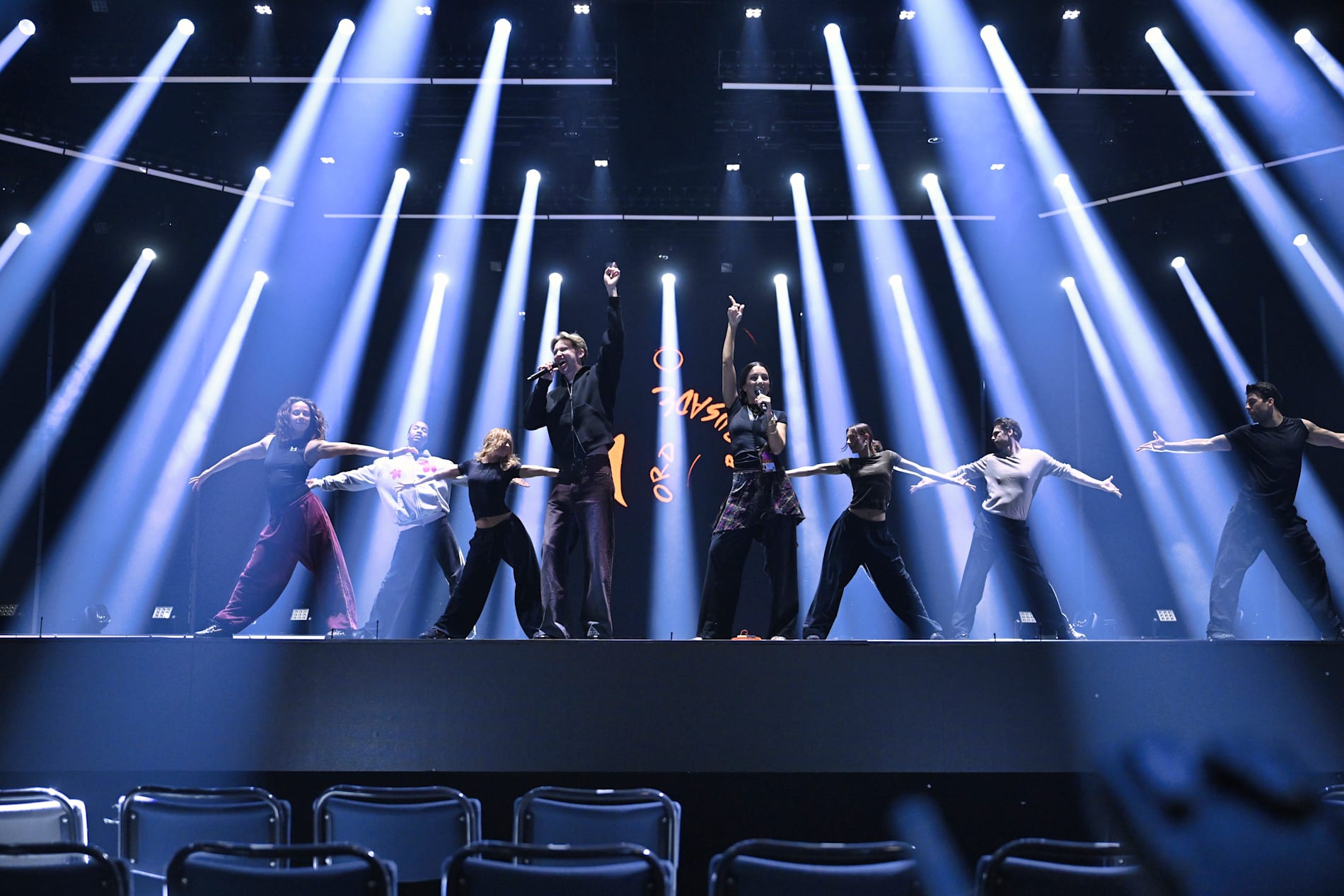 Repetitioner för programledare och dansare.