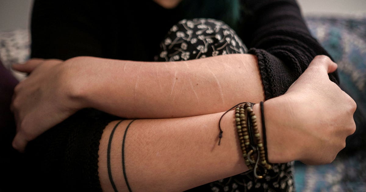 Fördubbling av flickor som söker vård på grund av självskada