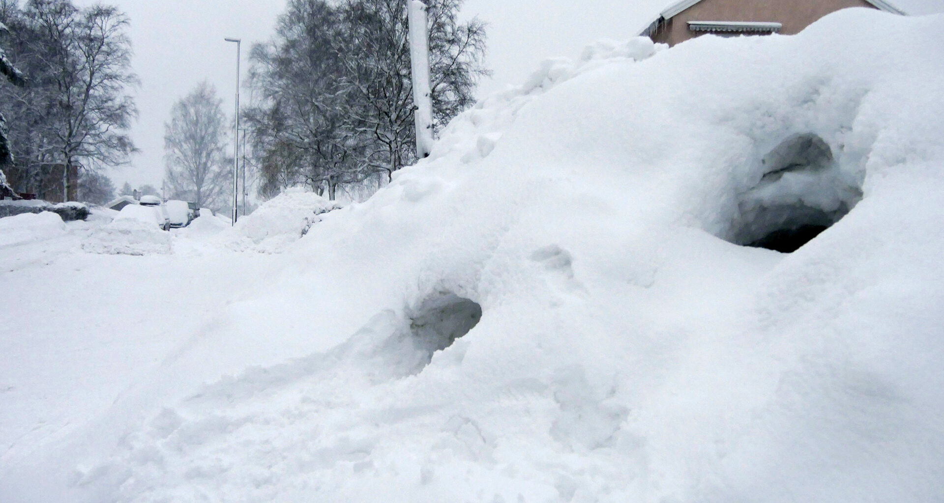 Så undviker du olyckor när barnen bygger snögrottor