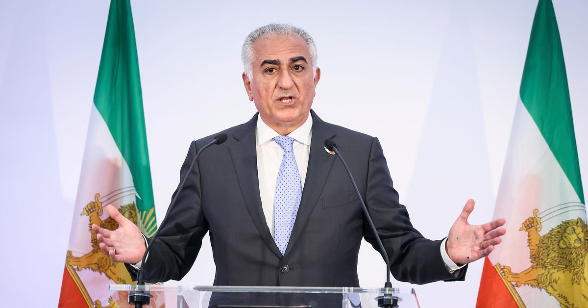 Statsanställda i Iran uppmanas gå med i protester