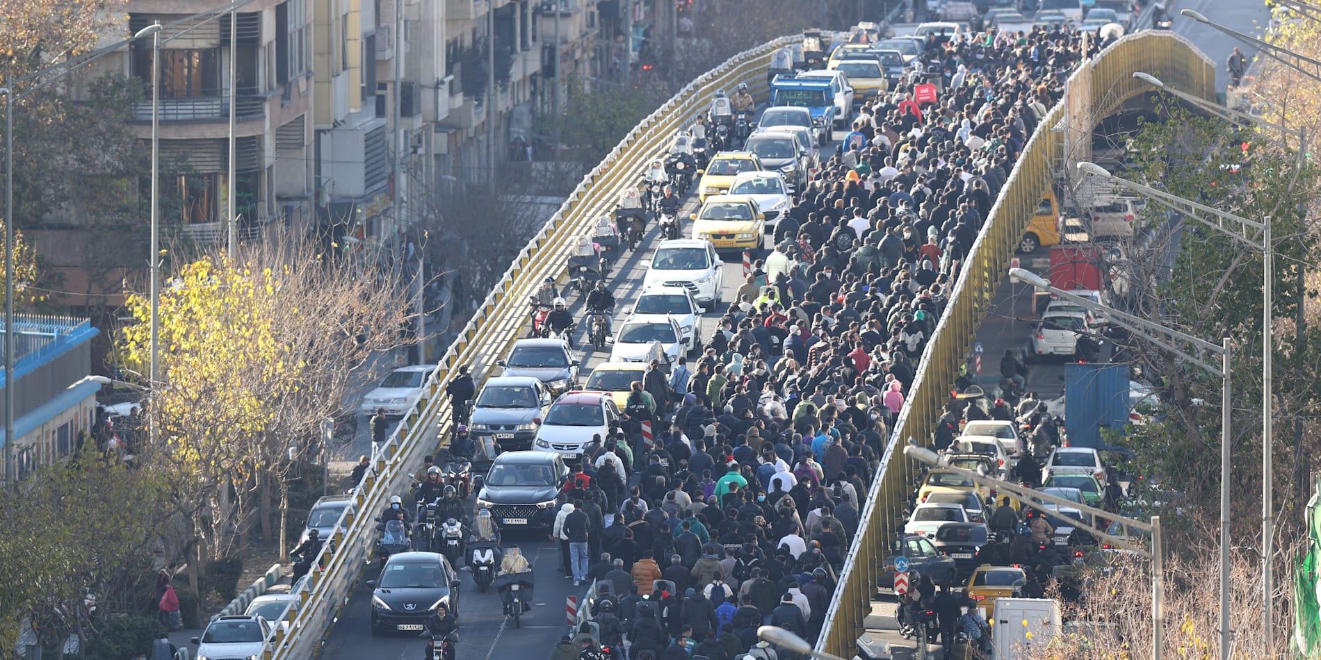 Protesterna började i söndags.