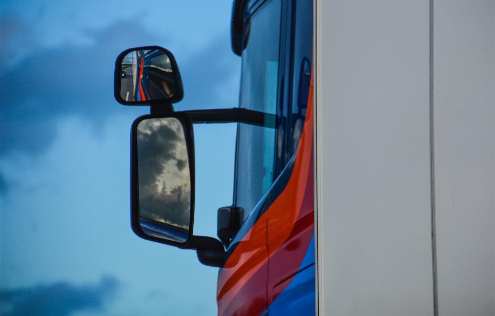 Lättnader för åkeribranschen: Varning i stället för sanktionsavgift