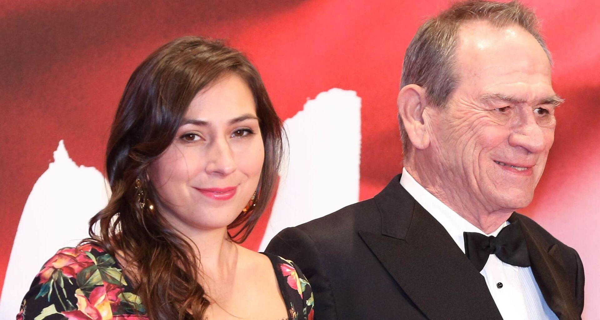 Larmsamtalet avslöjar misstänkta dödsorsaken – Tommy Lee Jones dotter död