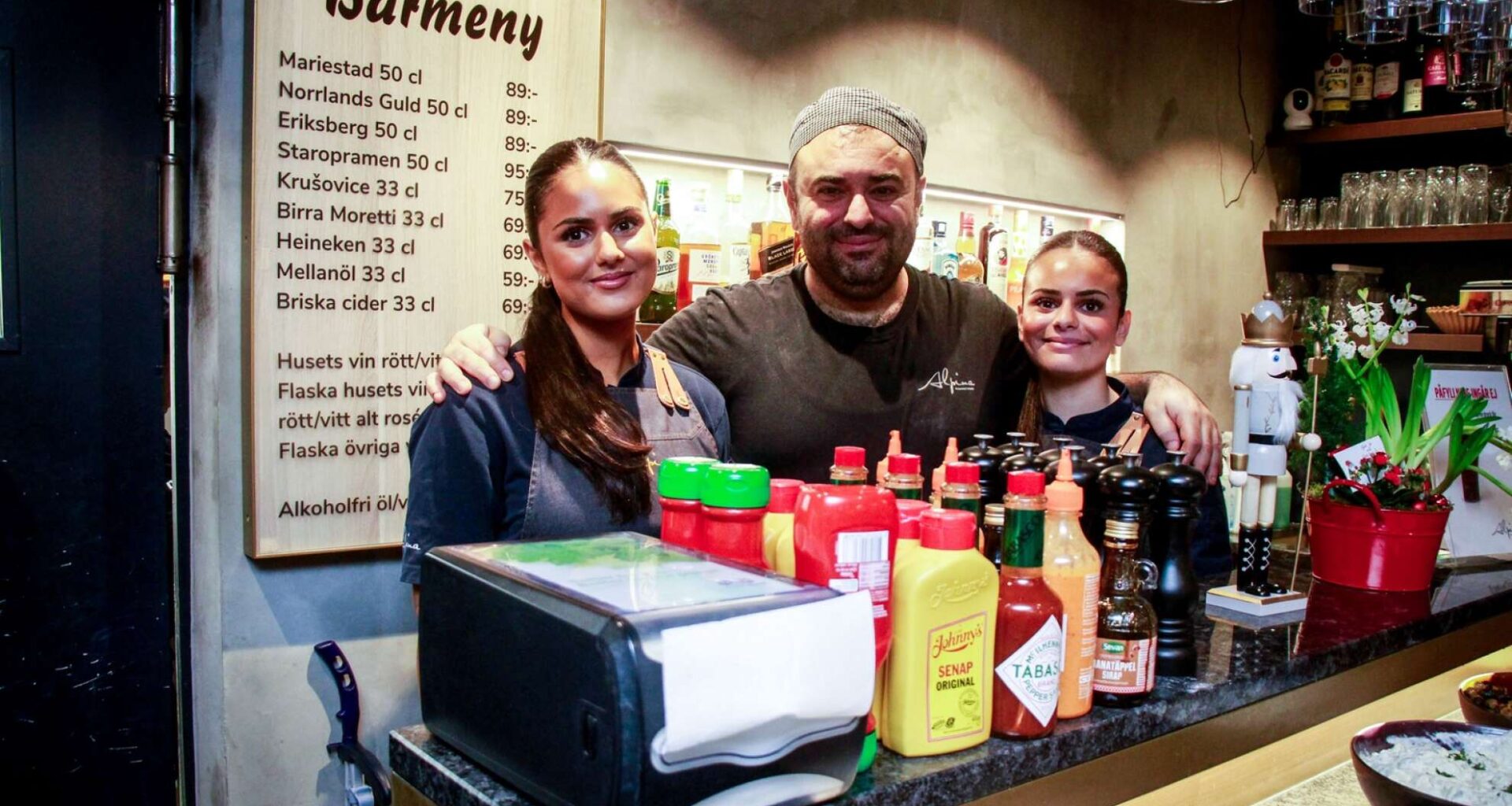 Årliga pizzadagen i full gång på Pizzeria Alpina: ”Då är det kaos” - sla.se
