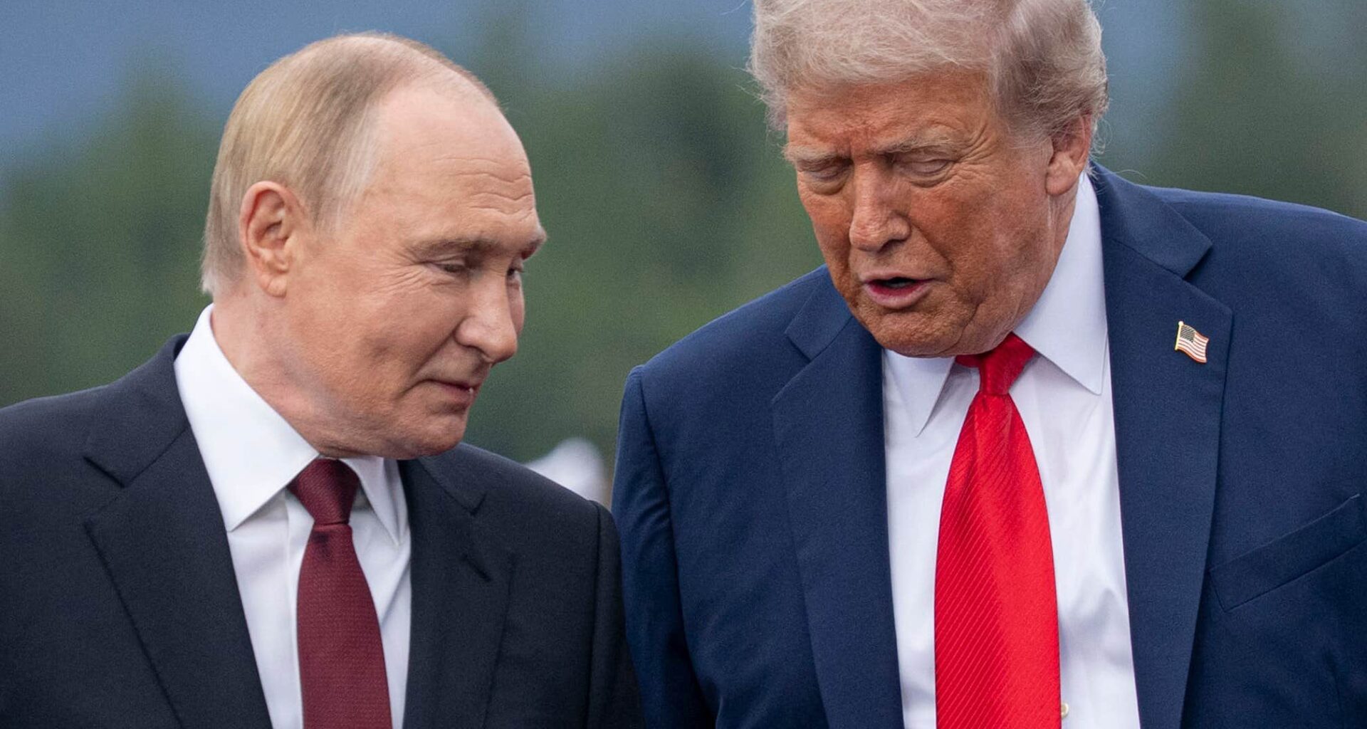 Anklagar Trump för att ha ”Putiniserat” USA:s utrikespolitik