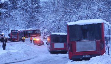 SL bussar fastnar i snökaos i Tullinge och Huddinge