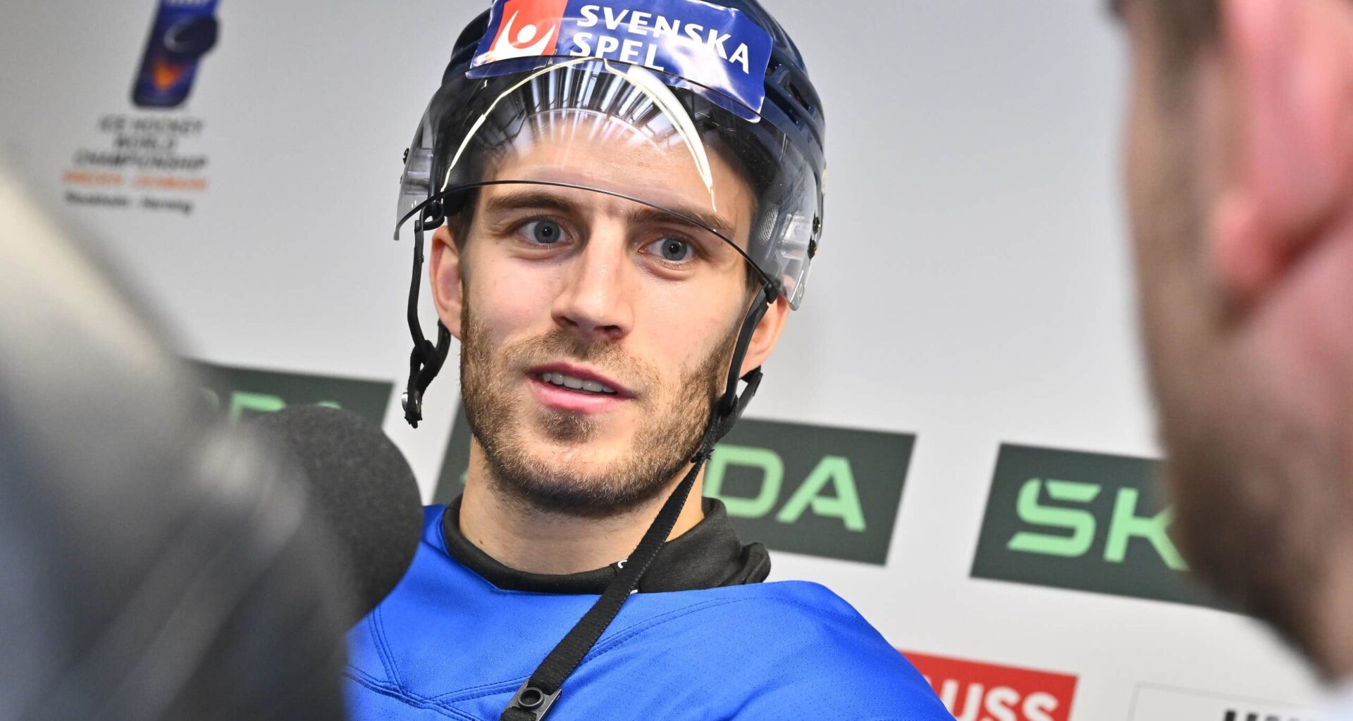 Alexander Wennberg förlänger med San Jose Sharks | NHL