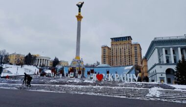 Stor ukrainsk bombning mot Ryssland stängde flygplatser i Moskva – Lettland donerar rattfullas bilar till Ukraina – Cornucopia?