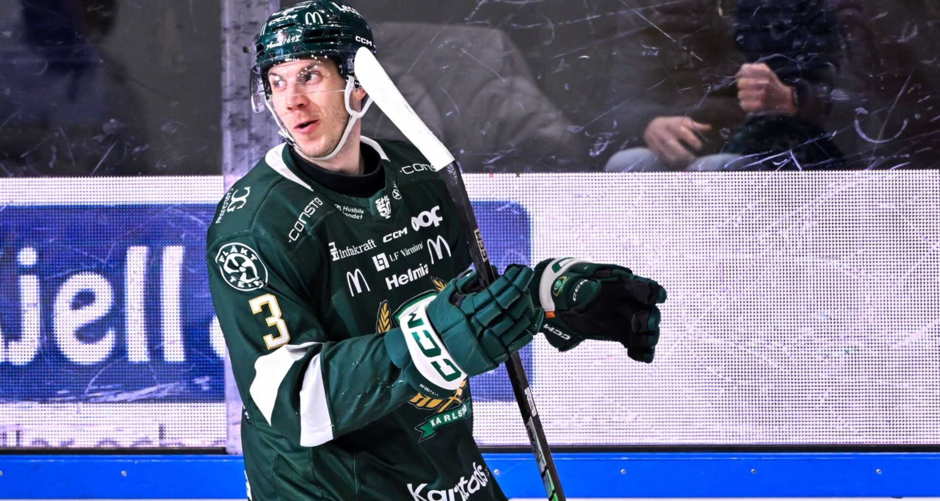 Backen lämnar Färjestad – 20-åringen kallas tillbaka från lån - NWT