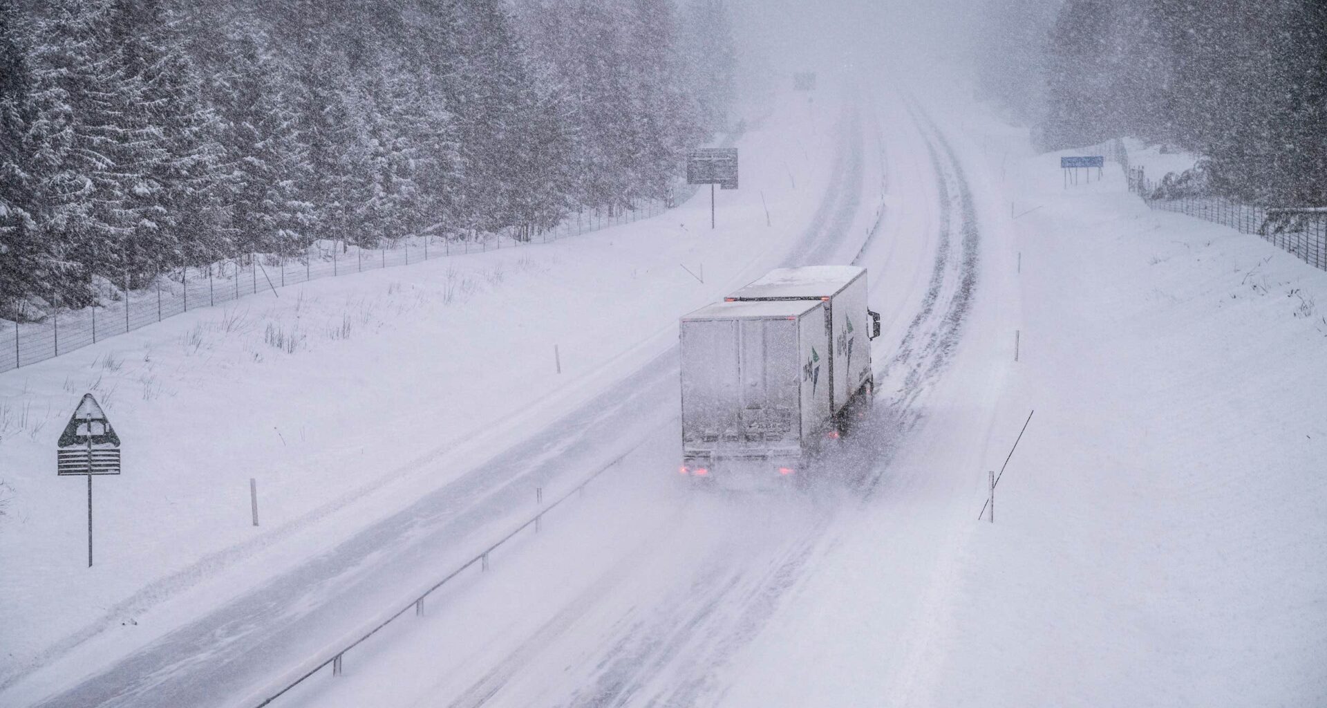 Flera SMHI-varningar för snö på torsdagen